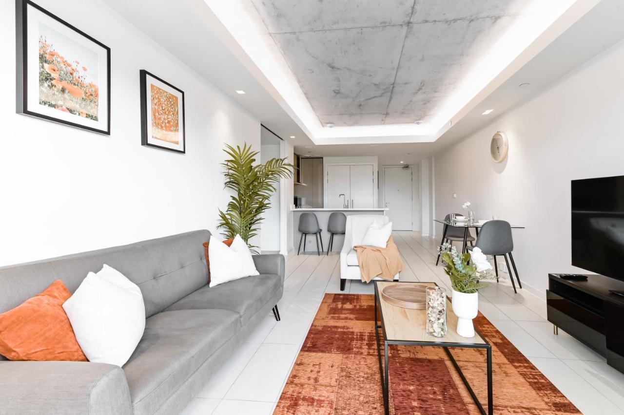 Khayat Homes - The Curve - One Bed Londra Exterior foto
