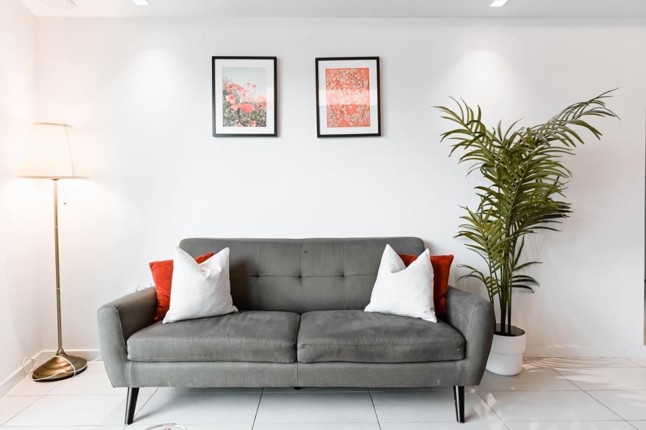 Khayat Homes - The Curve - One Bed Londra Exterior foto